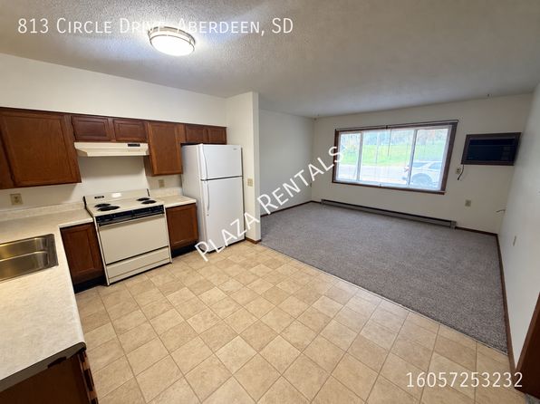 213 13th Ave E #8