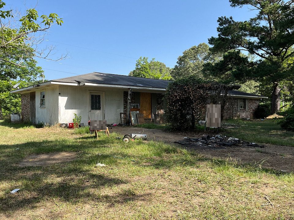 2nd image of 50 Lee Parker Rd