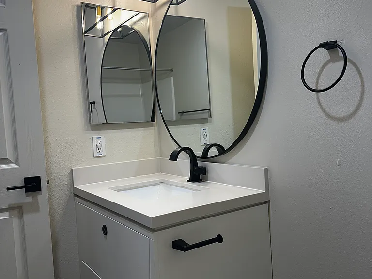 Windsor Garden Apartments — Photo 36