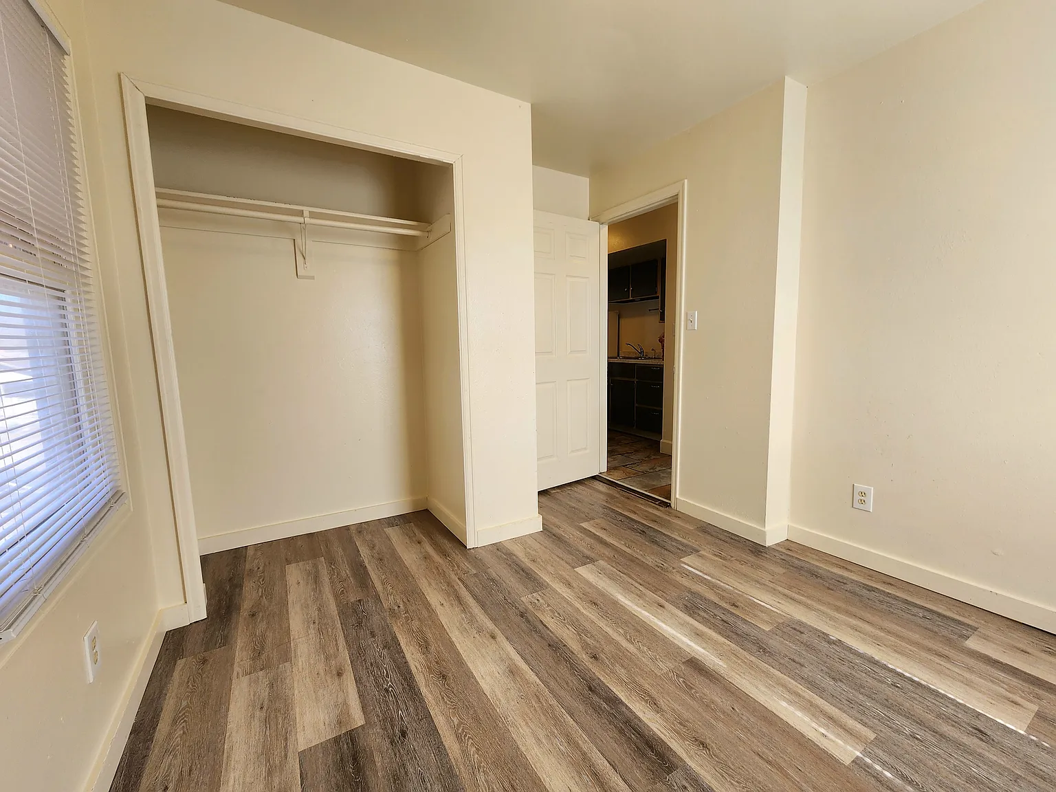 2 bed, 600 sqft, $800 — Photo 4