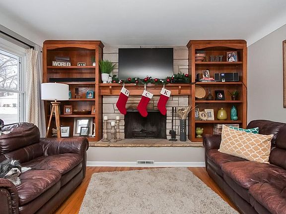 3rd image of 4024 Northwood Dr NE
