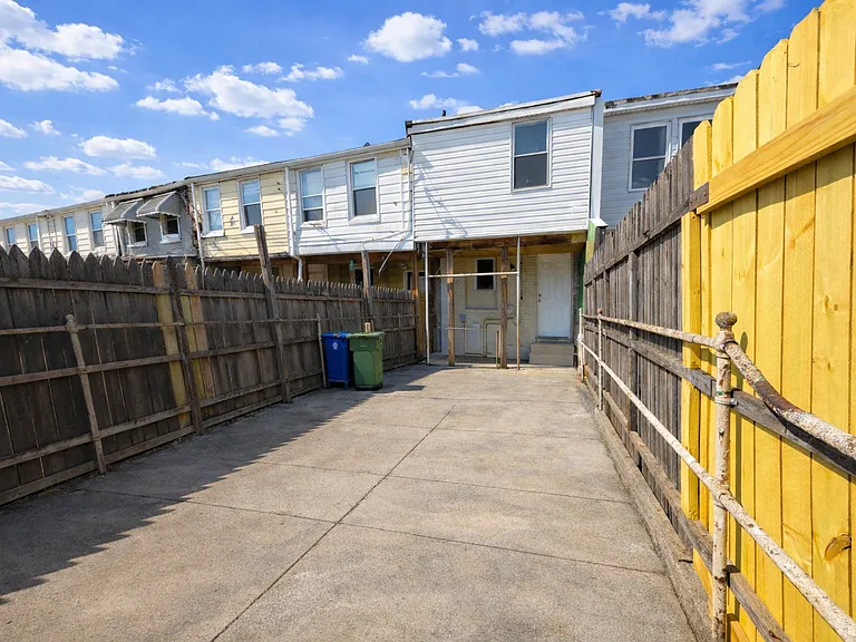 1163 Cleveland St — Photo 9