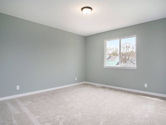 5th image of 5872 Lynn Dr