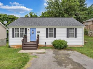 810 E Cleveland Ave, Vinton, VA 24179