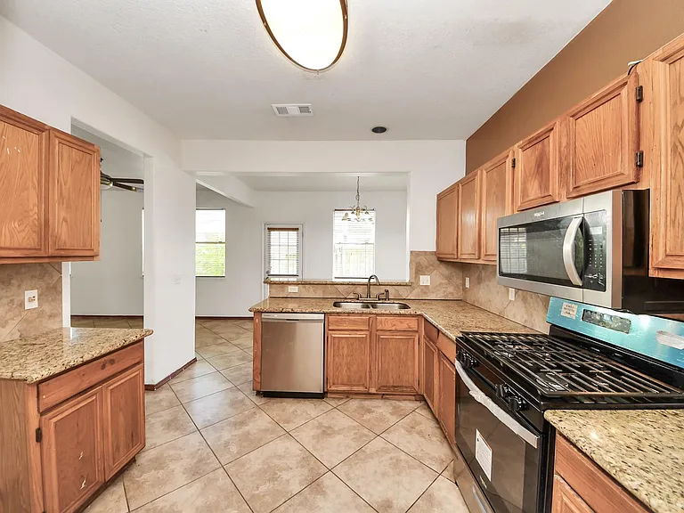 20218 Bronze Bluff Dr — Photo 10