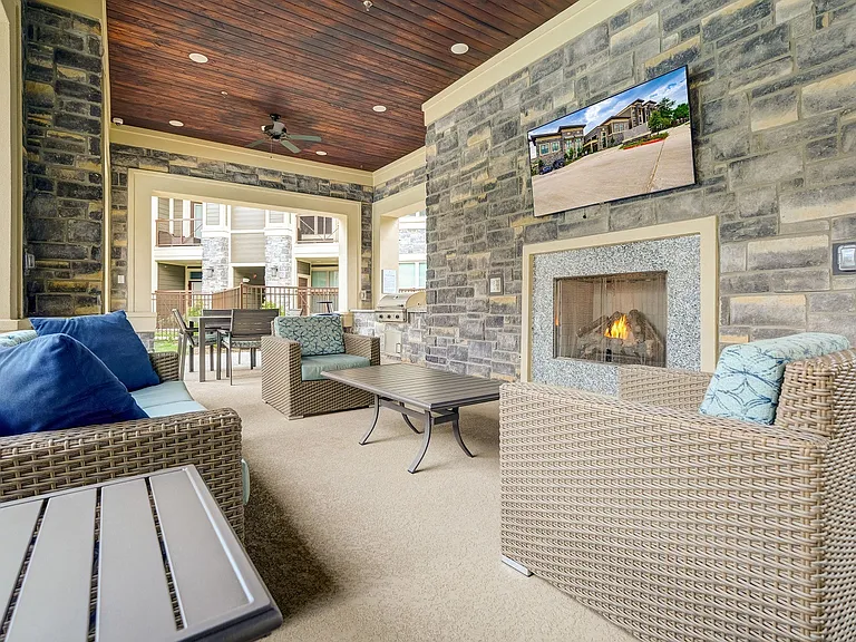 13802 Napoli Dr — Photo 33
