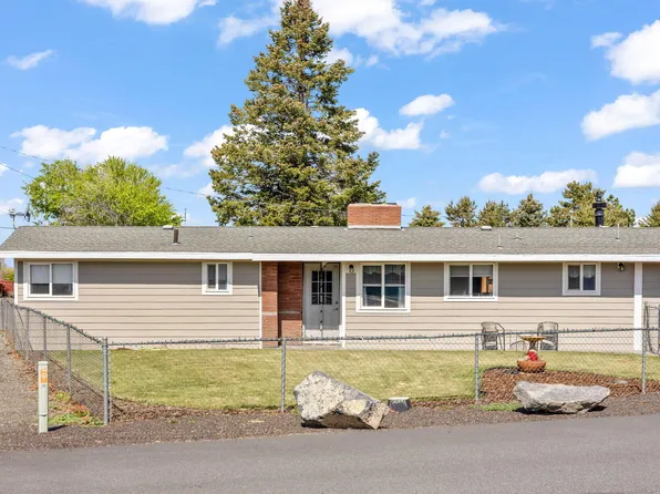 1034 NW Golf Course Dr, Madras, OR 97741