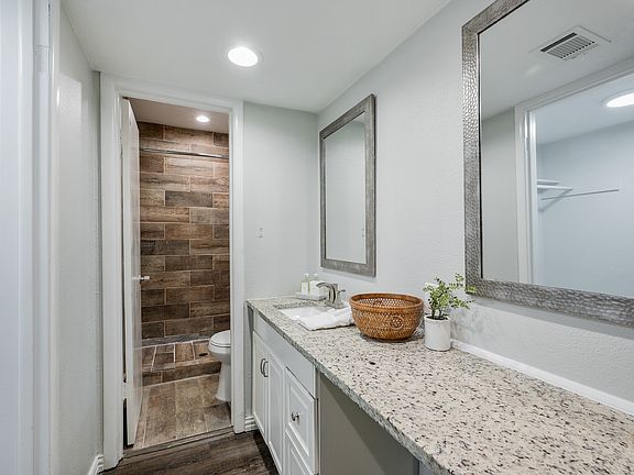 4th image of 2969 Leahy Dr