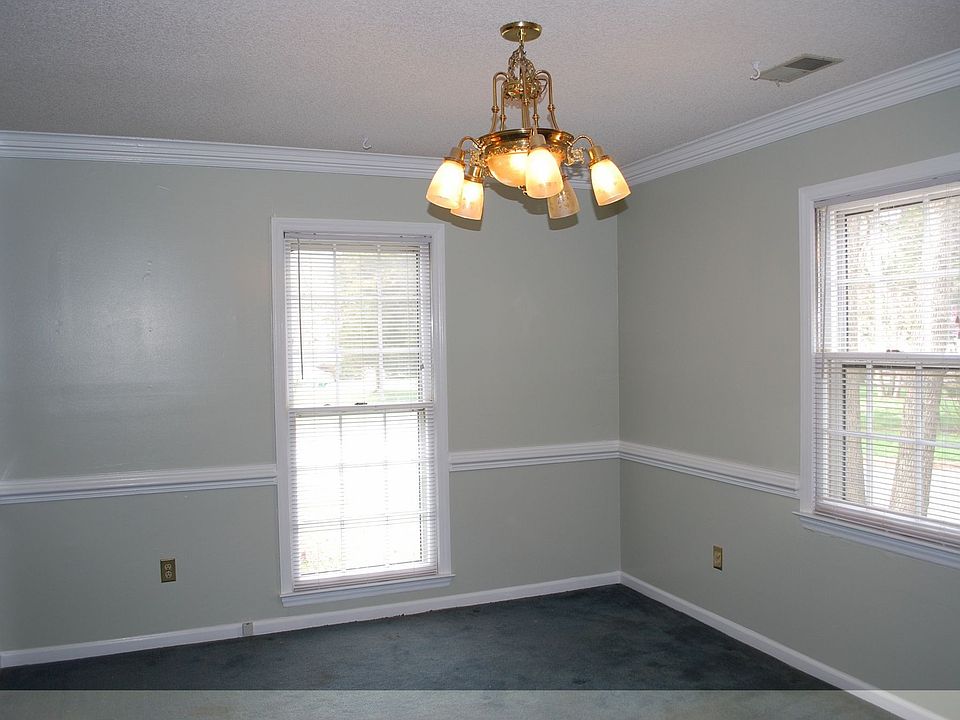 Formal Dining