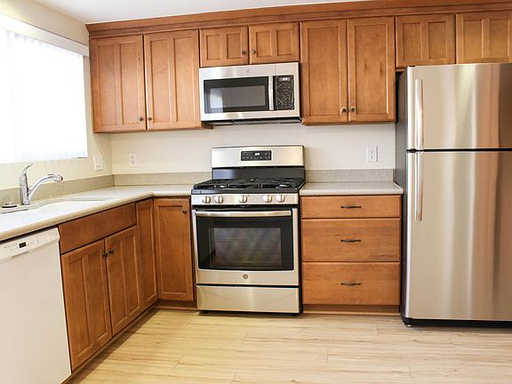3rd image of 4939 Nautilus St Unit C