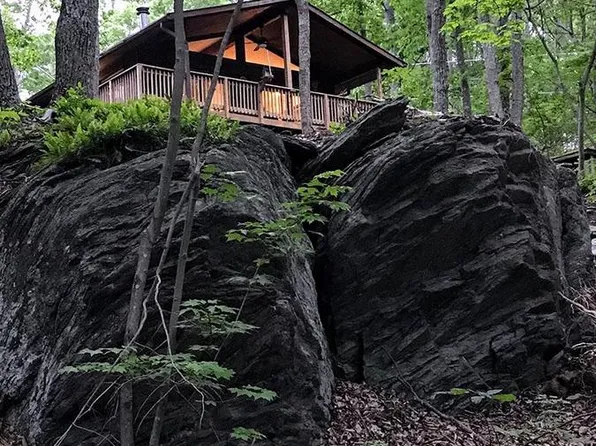 4562 Quail Run Dr, Marshall, VA 20115