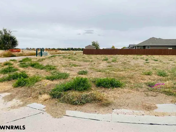 1605 Spoke Dr, Gering, NE 69341