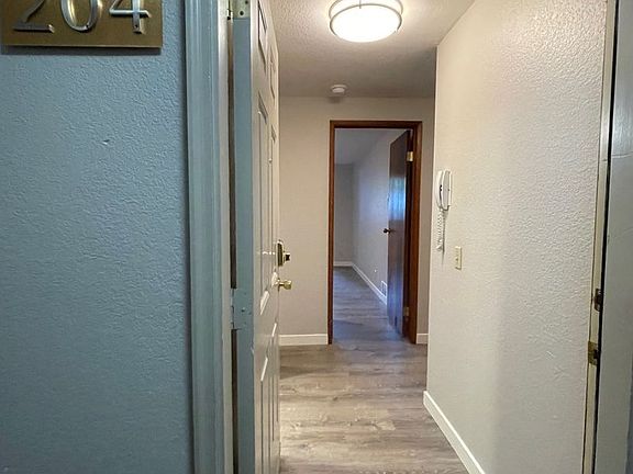 3rd image of 13732 Midvale Ave N Unit 204