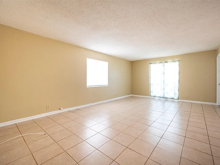 930 Mandarin Isle — Photo 11