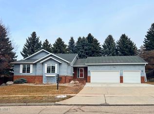 314 Aspen Ave, Bismarck, ND 58503