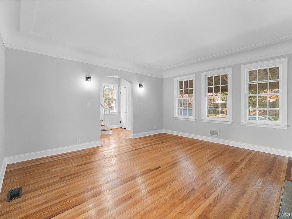 16224 Parkside St, photo 5