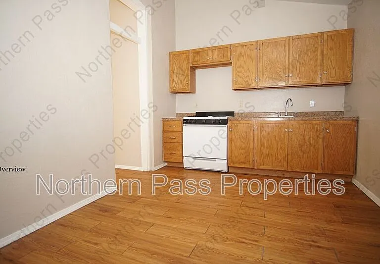 1104 Myrtle Ave #4 — Photo 2