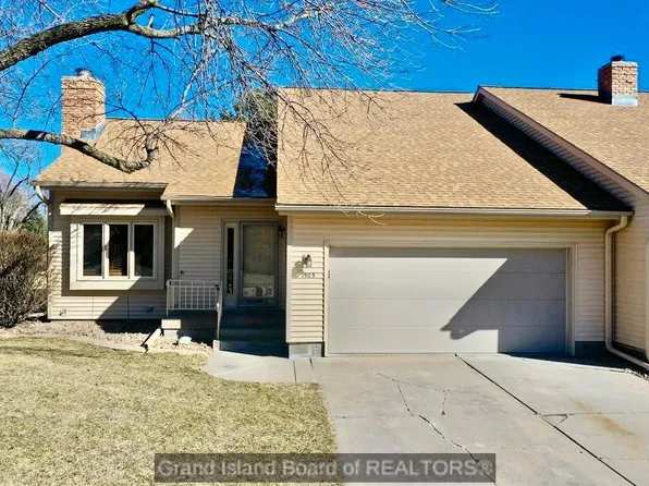 1903 Stolley Park Cir, Grand Island, NE 68803