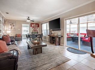 417 N Coulter Dr, Bryan, TX 77803