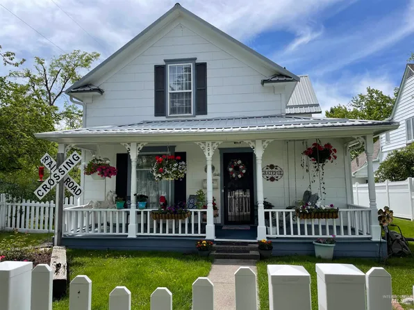 208 S A St, Grangeville, ID 83530