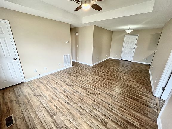 3rd image of 808 Princeton Cir
