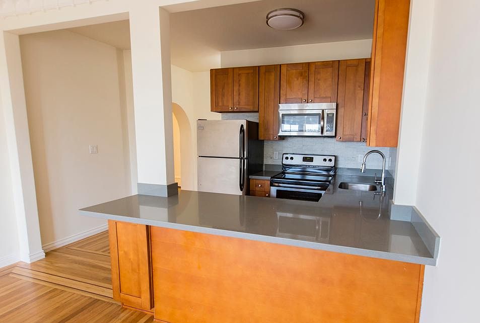 1st image of 130 Frederick St APT 204