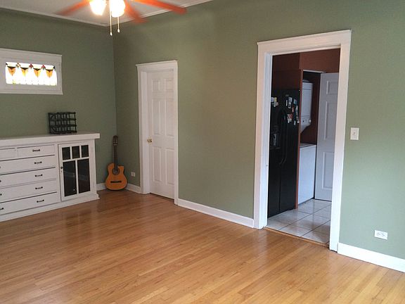 3rd image of 1968 W Argyle St APT 3