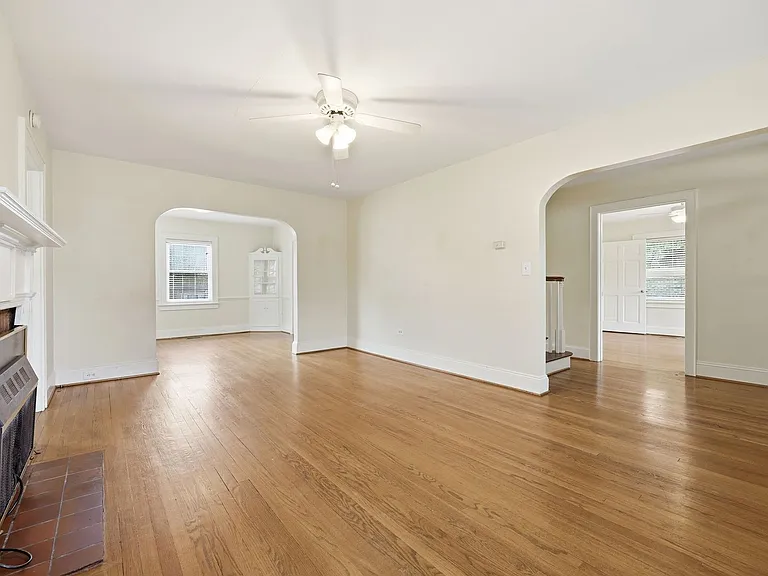 1203 S Main St — Photo 17