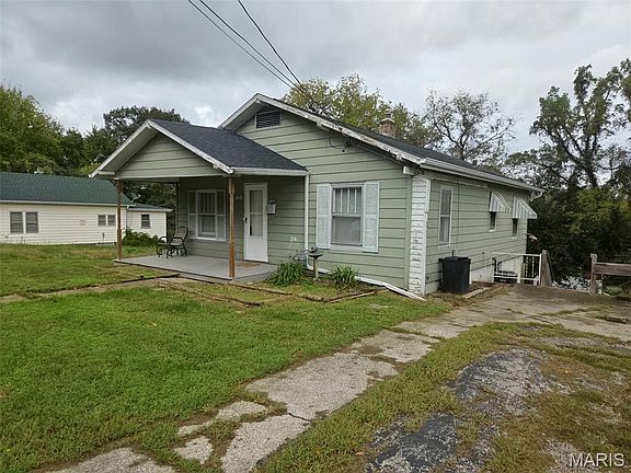 2nd image of 1618 Singleton Ave