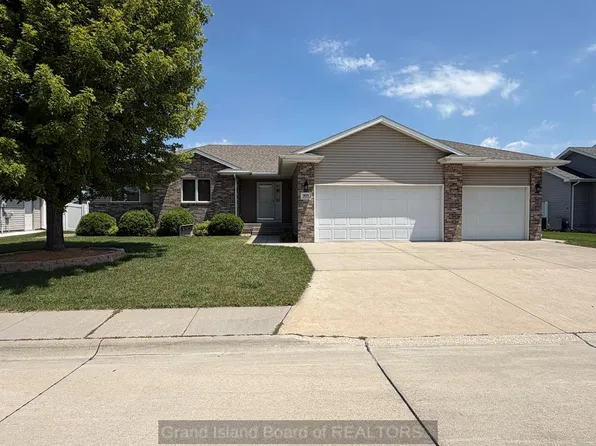803 Sagewood Ave, Grand Island, NE 68803