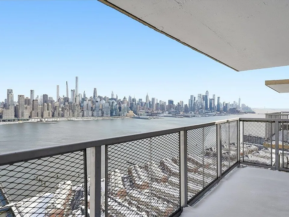 6600 Boulevard East #23C