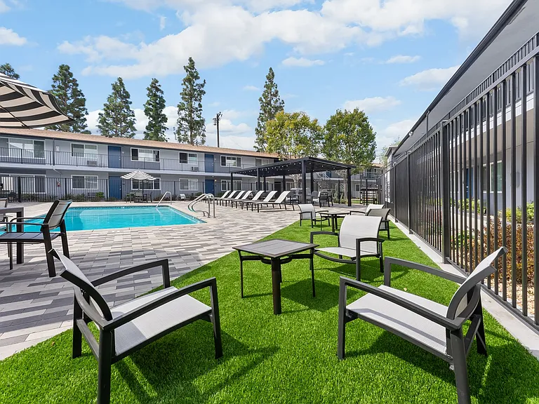 The Circle Apartments at Long Beach — Photo 27