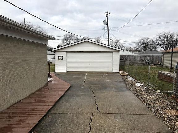 2nd image of 13471 Zagaiski Ave