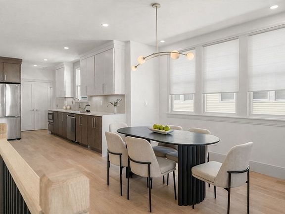 5th image of 10-12 Clyde Rd #1