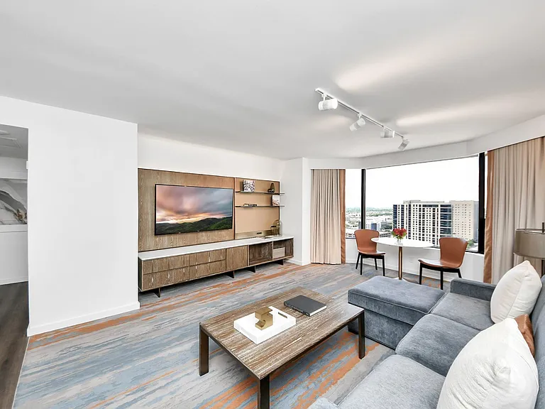 1300 Lamar St #T8 — Photo 13