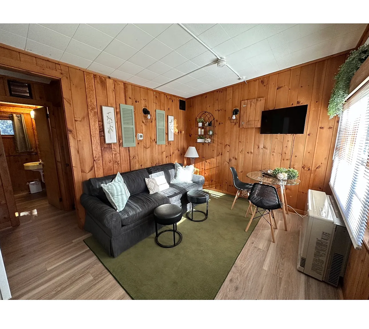 14 Lake Shore Dr — Photo 1