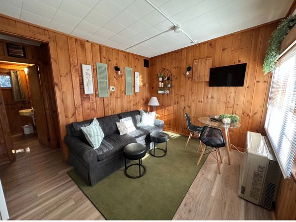 14 Lake Shore Dr