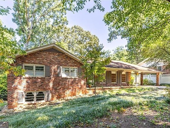 3rd image of 2315 Lavista Woods Dr