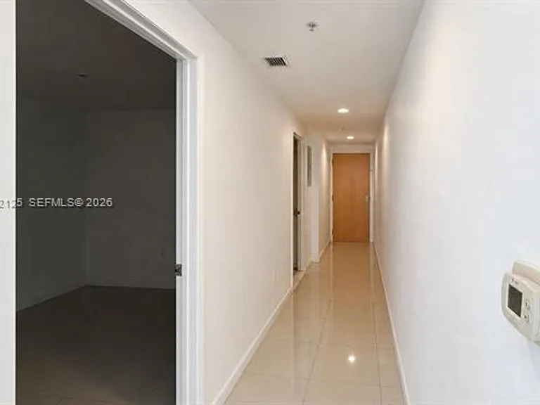 253 NE 2nd St #CU-802 — Photo 14