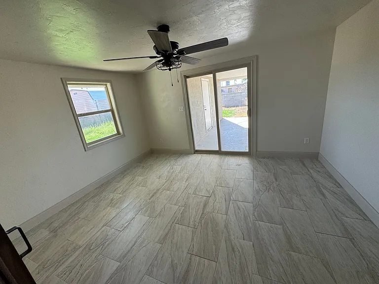 2607 Davis St — Photo 8