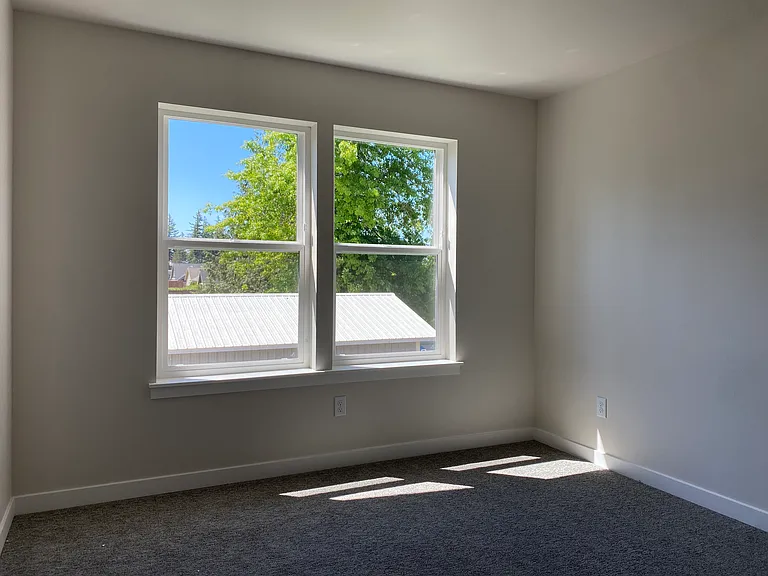 2058 Aaron Dr — Photo 40