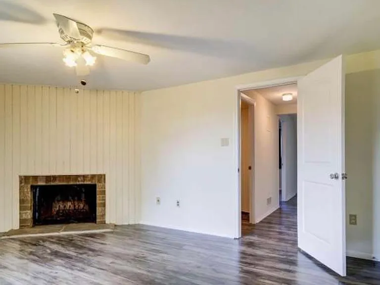 6960 Knighthood Ln — Photo 10