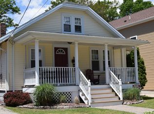 69 Boon St, Narragansett, RI 02882