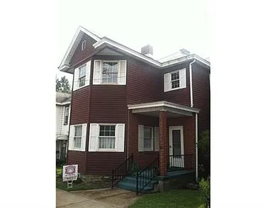 114 S Walnut St photo 1