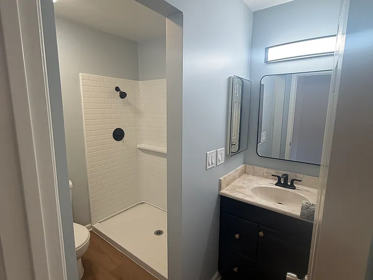 1025 4th Ave #18 — Photo 16