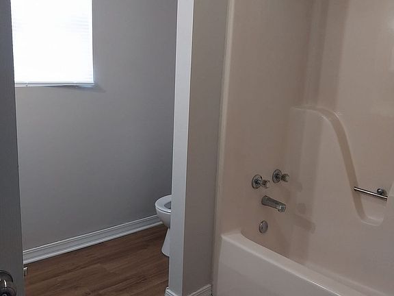 5th image of 1401 W Academy Ave