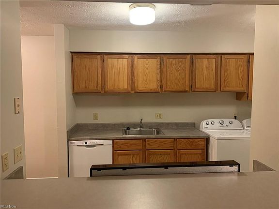 4th image of 270 Canterbury Ln #C-21