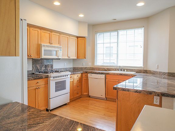 5th image of 6745 161st Ave SE Unit A
