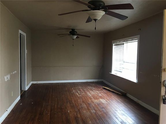 2nd image of 208 W College St