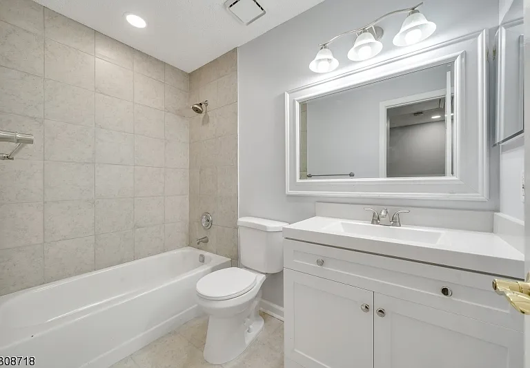 7 Kirby Ln — Photo 20
